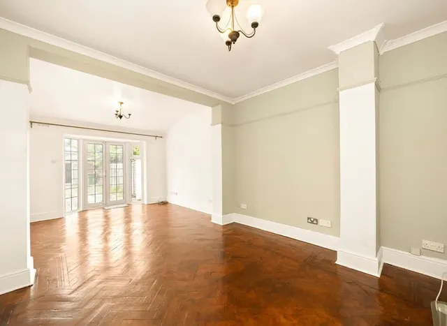 Bilton Road, Greenford, UB6, photo 2
