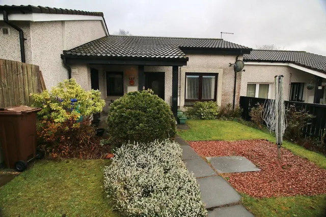 Lochinvar Road, Greenfaulds, Cumbernauld, G67 4AH, photo 1