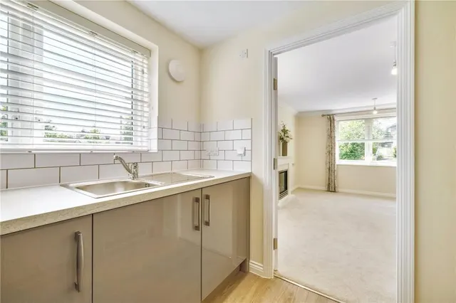 Greyhound Lane, Thame, OX9, photo 3