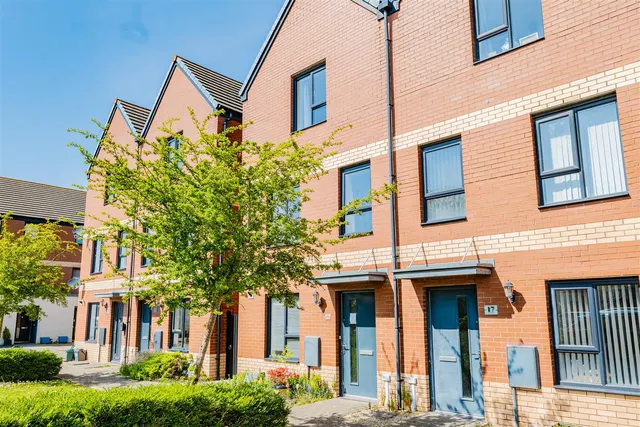 Mariners Walk, Barry, CF62 5AY, photo 1