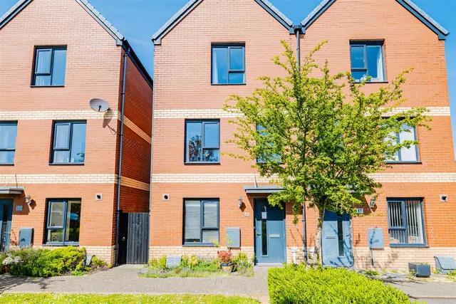 Mariners Walk, Barry, CF62 5AY, photo 1