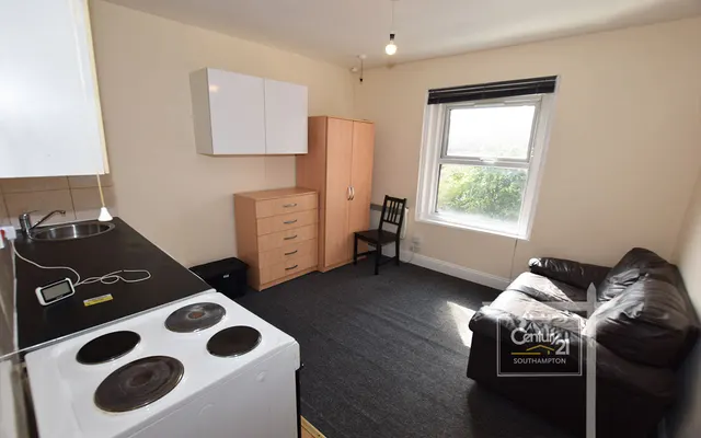 Livingstone Road, Southampton, SO14, photo 2