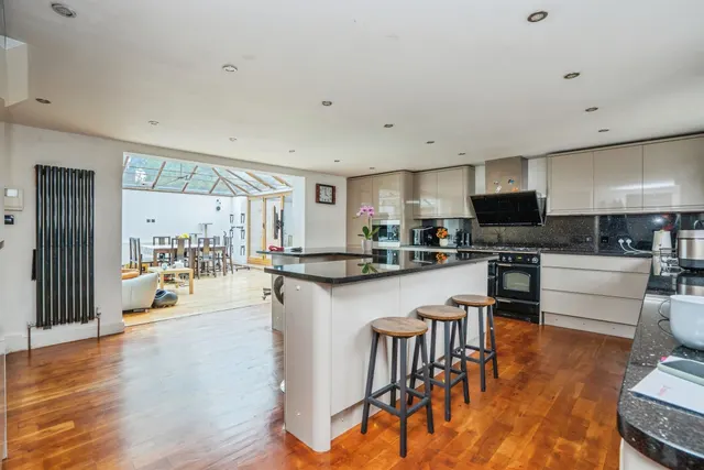 Havant Road, Farlington, PO6, photo 3