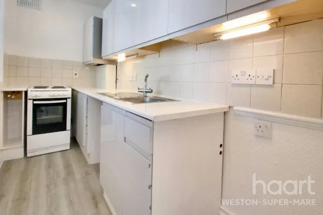 Walliscote Road, BS23, photo 3