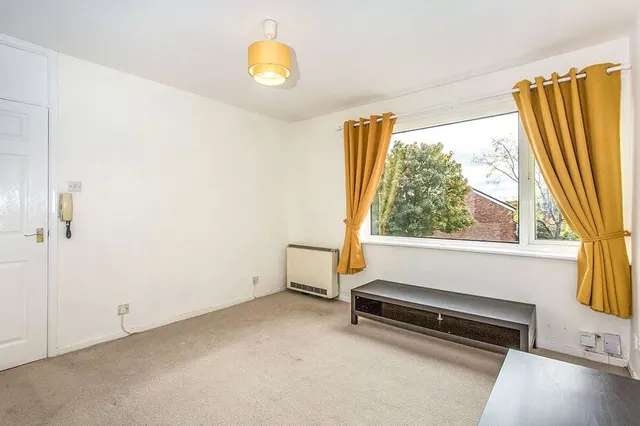 Photo 2 — Abbey Road, Astley,Tyldesley, Manchester, M29