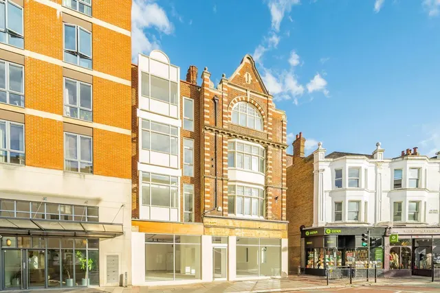 Three Pigeons House, W5, photo 1