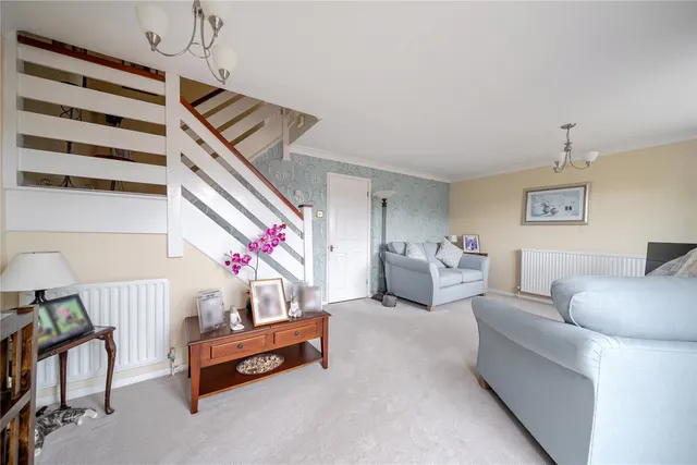 Photo 2 — Clovelly Way, Orpington, BR6
