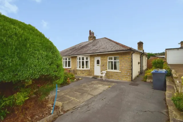 Riddlesden, Keighley, West Yorkshire, photo 1
