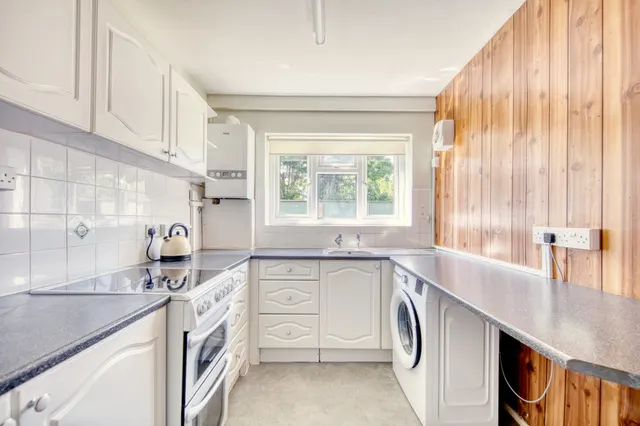 Photo 3 — Highstone Court, Wanstead