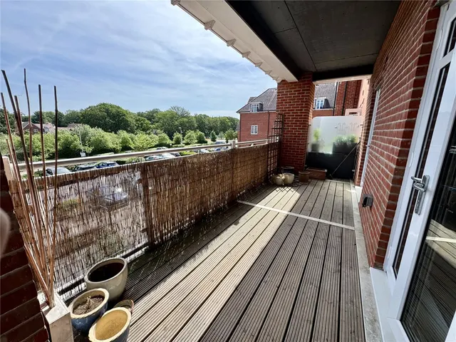 Jubilee Drive, Church Crookham, Fleet, GU52 8AY, photo 1