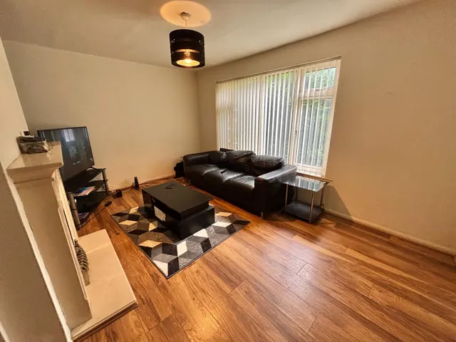 Medway Road, Oldham, OL8, photo 3