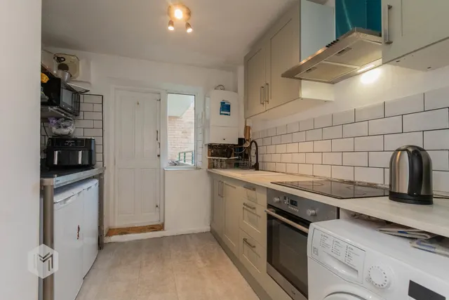 Photo 3 — Flat 4, Elishaw Row Eccles New Road, Salford, M5 4UJ