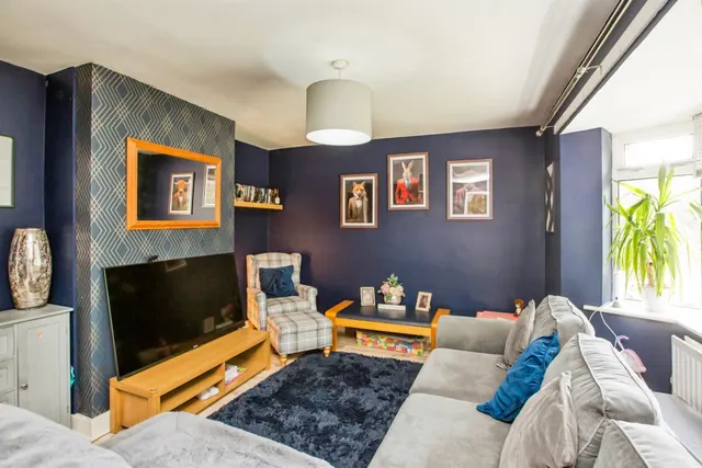 Dodge Holme Drive, Halifax, HX2, photo 2