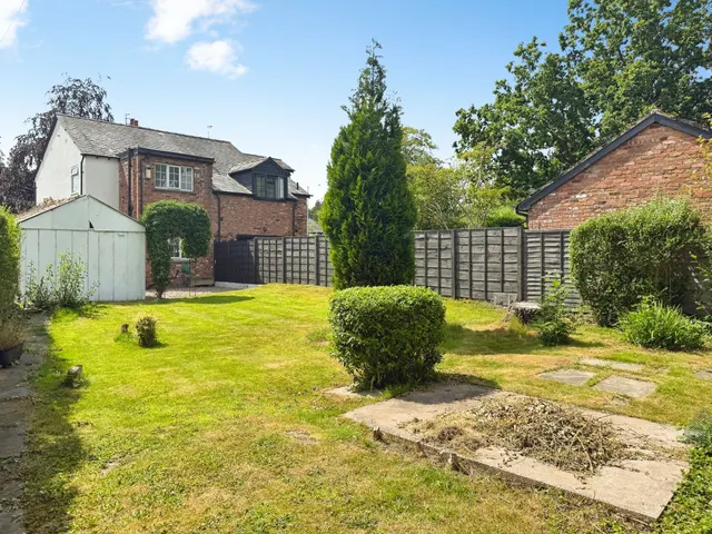 Grove Lane, Cheadle, photo 1
