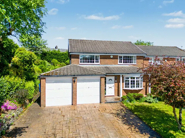 Brentwood Close Smithy Bridge, Littleborough OL15 0ND, photo 1