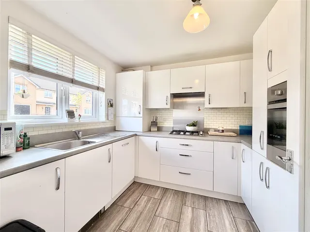 Photo 3 — Buttercup Crescent, Cambuslang, Glasgow, G72 6AJ
