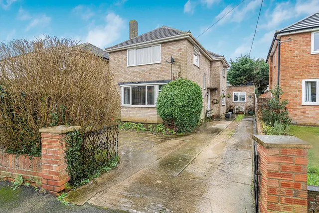 Spencer Avenue, Yarnton, photo 1