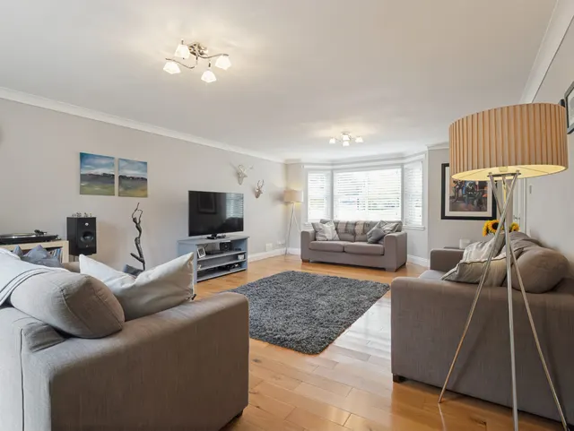Photo 3 — 28 Greek Thomson Road, Balfron, G63 0RE