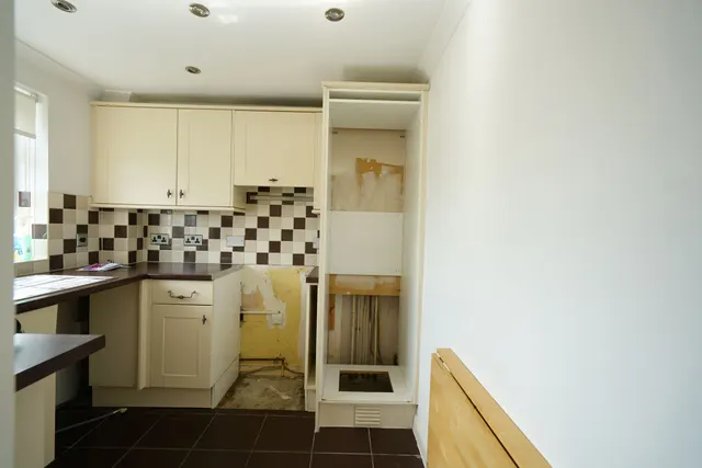 Photo 3 — Cherry Tree Close, Grays, Essex, RM17 6JA