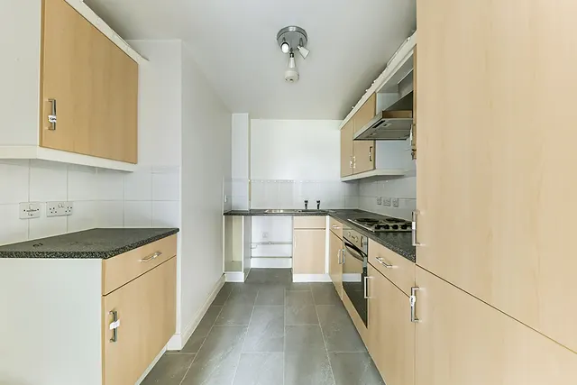 Watney Close, Purley, CR8, photo 2