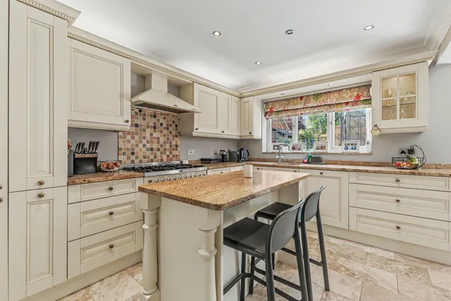 Photo 3 — Millfield, Sedgeberrow, WR11