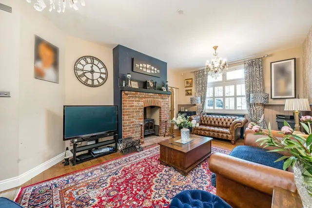 Moor Lane, Staines-Upon-Thames, TW19, photo 3