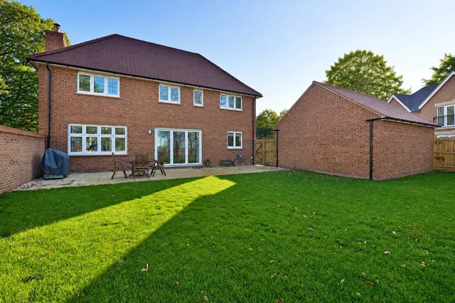 Sharpe Street, Towcester, NN12, photo 2