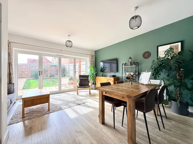 Raven Way, Shrivenham, SN6, photo 2