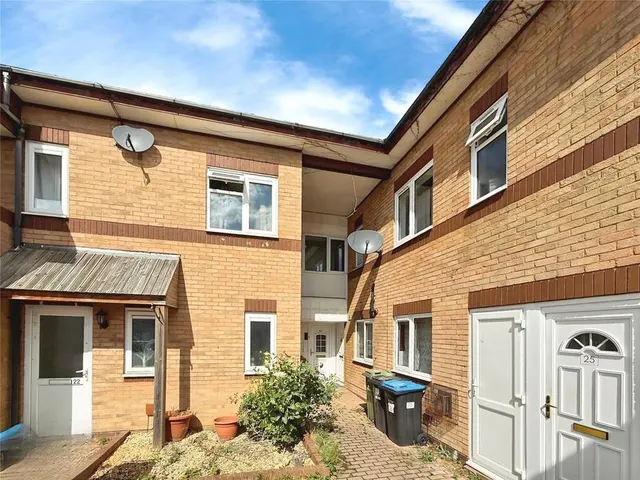 Sutcliffe Avenue, Oldbrook, MK6, photo 1