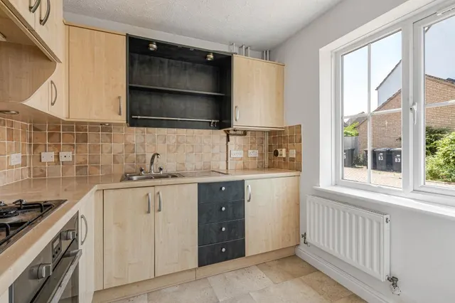 Tennyson Place, Ely, CB6, photo 3