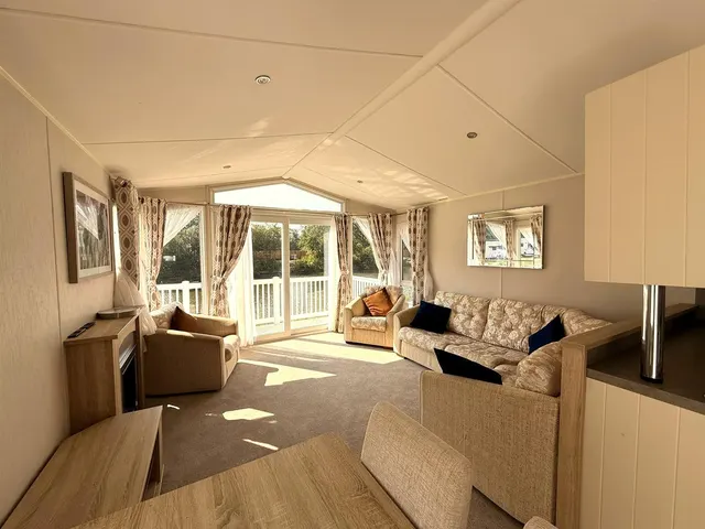 Little Lakeland Caravan Park, Wortwell, IP20, photo 2