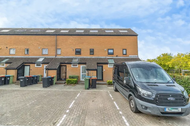 North Thirteenth Street, MK9, photo 1