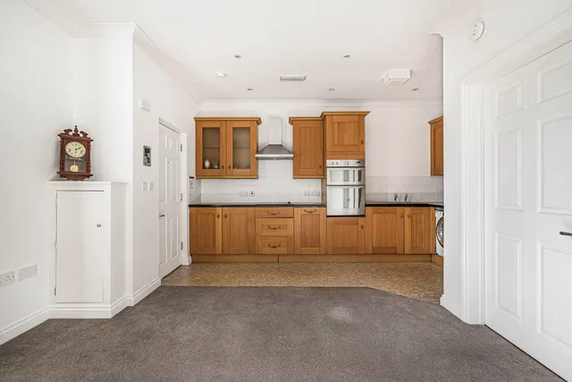 Alexandra Road, Aldershot, GU11, photo 3