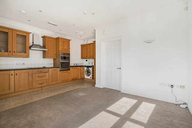 Alexandra Road, Aldershot, GU11, photo 2
