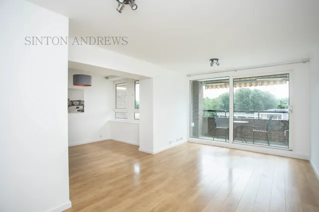 Justin Close, Numa Court, photo 2