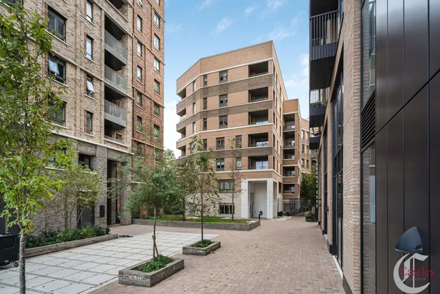 2 bedroom flat, Brook Road, N8