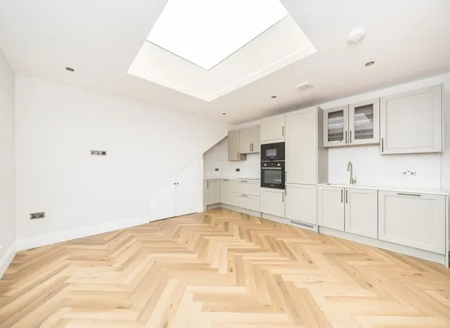 Hazelwood Avenue, Morden, SM4, photo 2