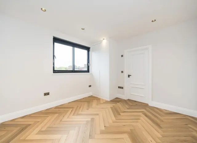 Hazelwood Avenue, Morden, SM4, photo 3