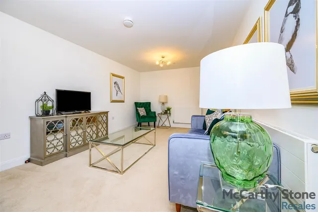 Great North Road, Hatfield, AL9, photo 3