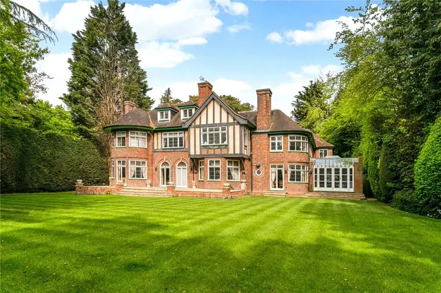 Temple Gardens, Rickmansworth, Hertfordshire, WD3 1QJ, photo 1
