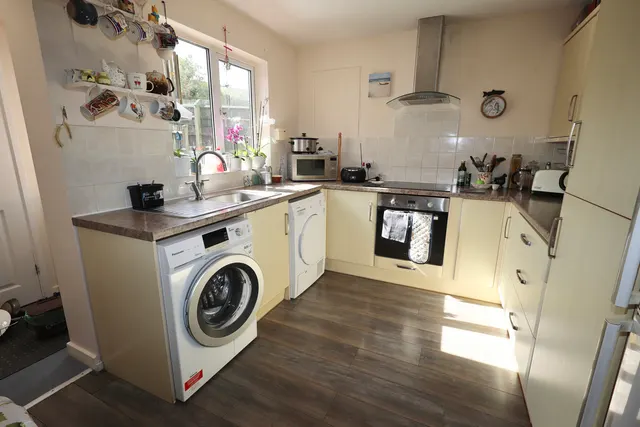 Golding Close, Wells, photo 3