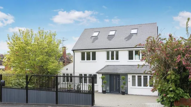 Nonsuch Walk, Cheam, SM2 7LG, photo 1