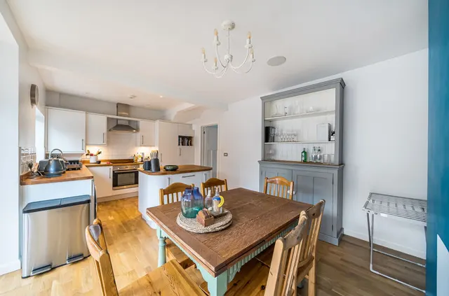 Photo 3 — Famet Avenue, Purley CR8 2DN