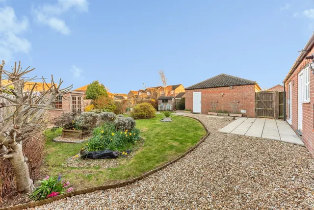 Headland Way, Navenby, Lincoln, photo 1