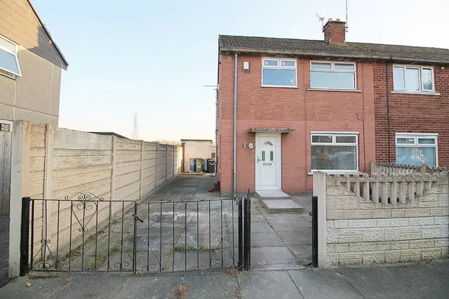 Montgomery Road, Widnes, Cheshire, photo 1