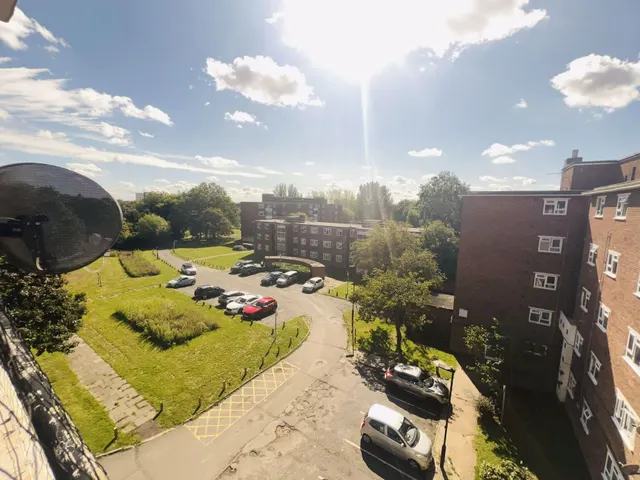 Old Ruislip Road, Northolt, UB5, photo 3