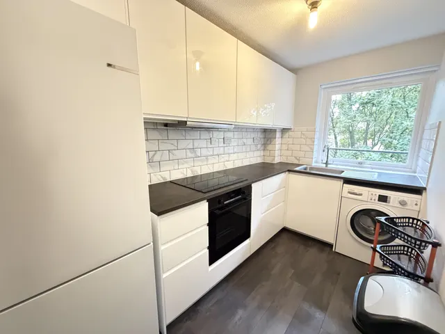 Aylesbury Close, Forest Gate, E7, photo 1