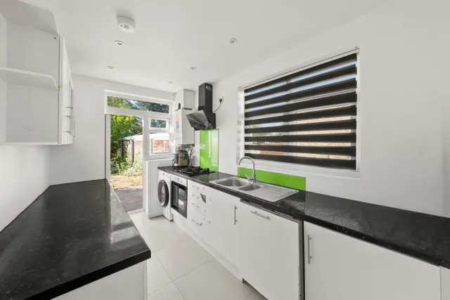 Islip Manor Road, Northolt, UB5, photo 3