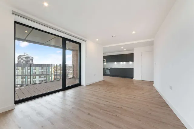 Plaistow Road, London, E13, photo 1