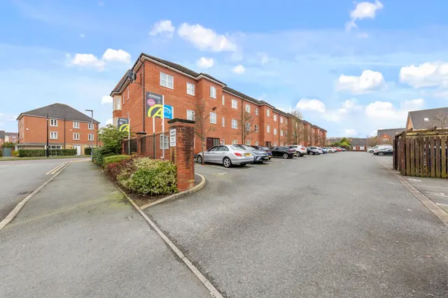 Houston Gardens, Great Sankey, Warrington, WA5 8DN, photo 1